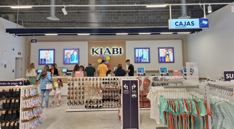 Una cadena de ropa francesa barata arriba al país con ofertas a quienes lleguen primeros